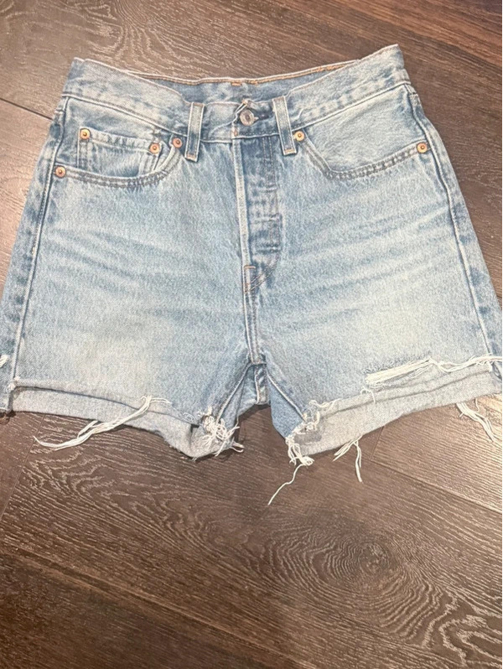Women’s Levi’s 501 Distressed Denim Shorts – W26 1731